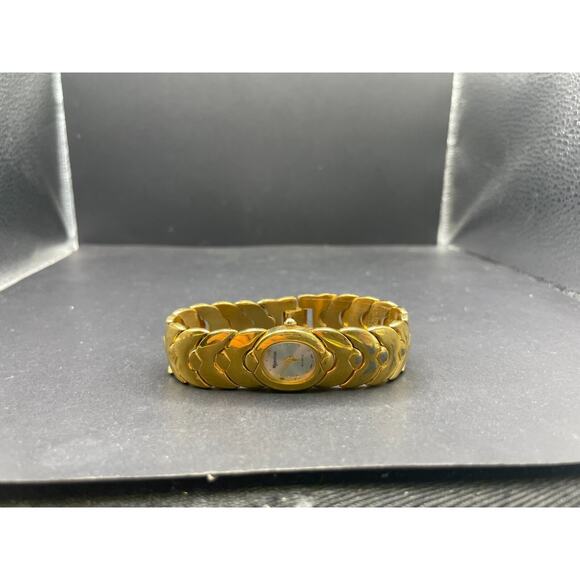 Vintage Majestron Model No. 91682 Gold Tone Oval Bracelet Quartz Watch main image 5